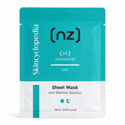Verpackung einer Gesichtsmaske. Oben türkis mit Text "Skincyclopedia", "(nz)", "(3%) niacinamide" und "zinc". Unten weiß mit "Sheet Mask", "Anti-Blemish Solution" und Symbolen.