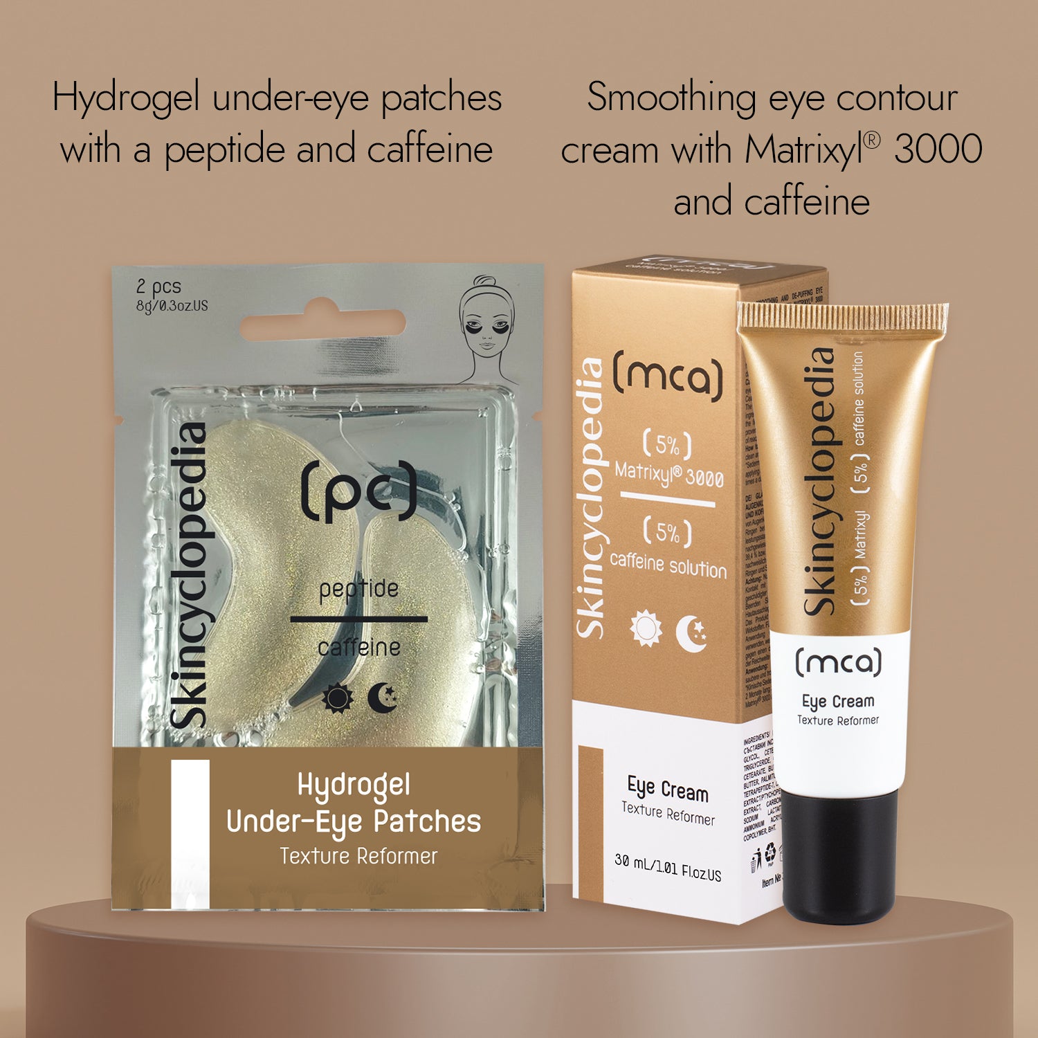 Nahaufnahme von zwei beigen Skincyclopedia-Produkten: Hydrogel-Augenpads und einer Augenkonturcreme mit Peptid, Matrixyl 3000 und Koffein.