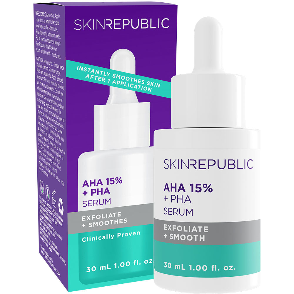 Verpackung vom SKIN REPUBLIC AHA 15% Peeling-Serum. Weiße Flasche mit Pipette vor lila Karton. Text: "AHA 15% + PHA SERUM". "Glattere Haut".