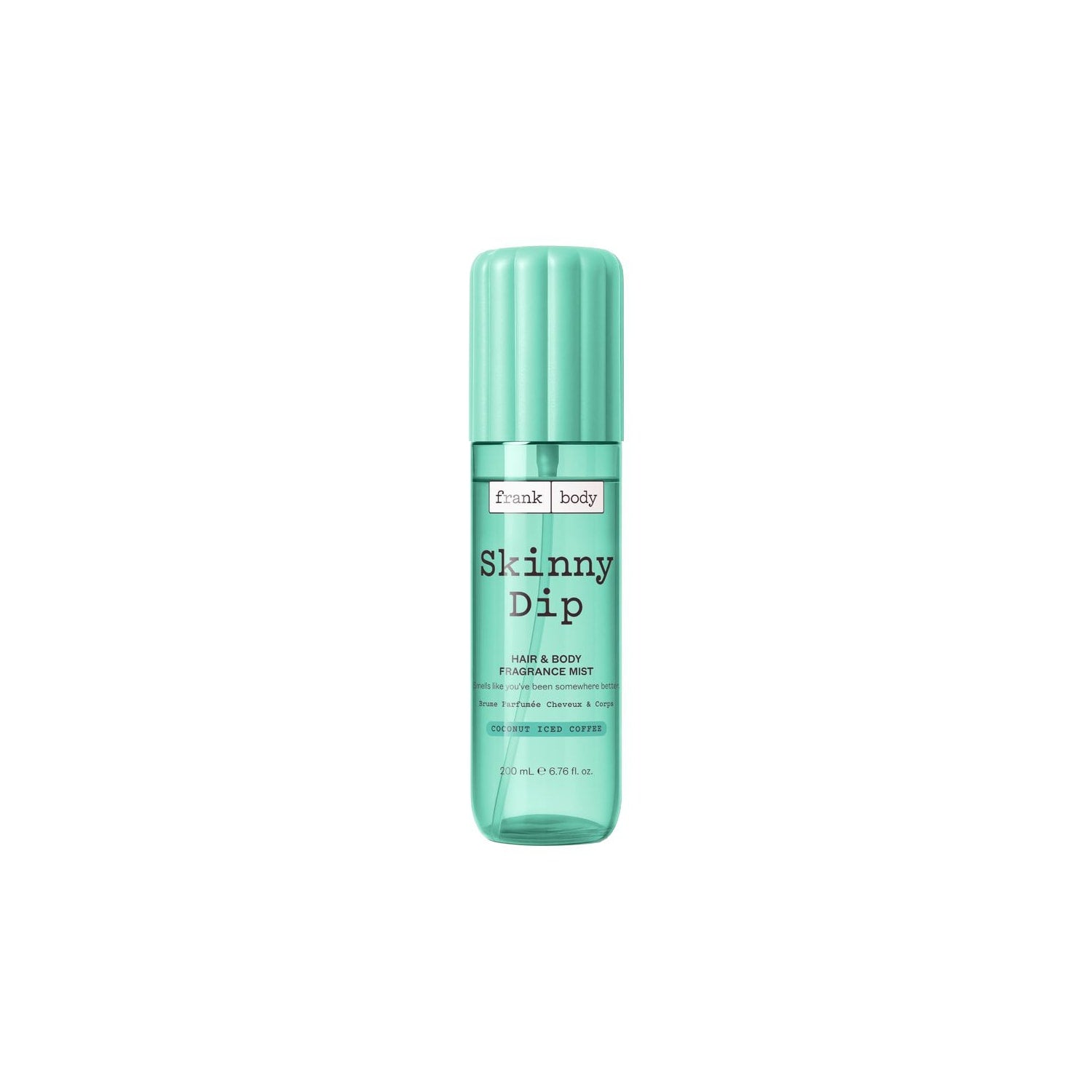 Flacone spray trasparente color turchese del profumo per capelli e corpo «Skinny Dip» di FRANK BODY su sfondo bianco