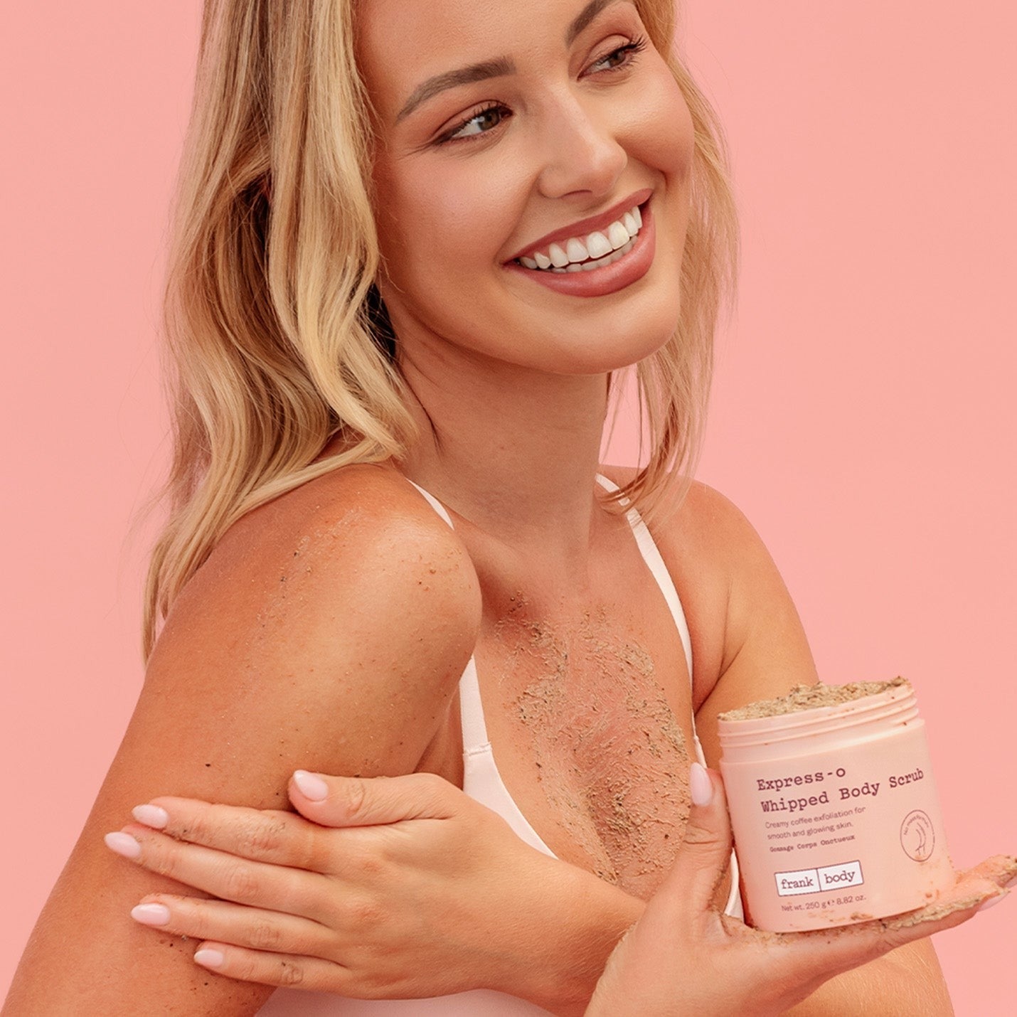 FRANK BODY Express-o Whipped Body Scrub 250g – Anwendung 1