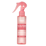Rosa Sprühflasche des KUNDAL Protein Bonding Hair Mist Violet Muguet vor schwarzem Hintergrund