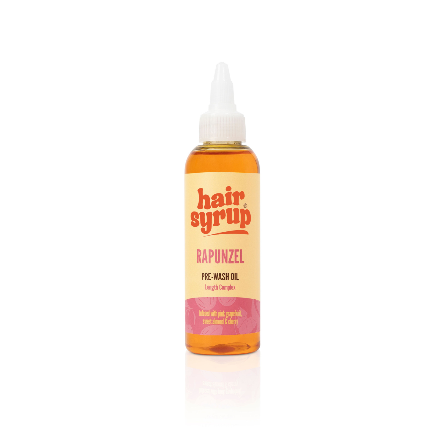 Eine Flasche "Hair Syrup Rapunzel Pre-Wash Oil" mit orangenem Inhalt und weißem Applikator vor einem weißen Hintergrund.