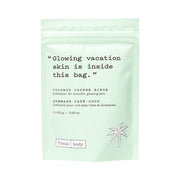 Hellgrüner Beutel des FRANK BODY Coconut Coffee Scrub (ON-THE-GO) 100g Körperpeelings vor weißem Hintergrund