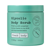 Lata verde-menta do esfoliante corporal FRANK BODY Glycolic Body Scrub, vista frontal sobre fundo branco